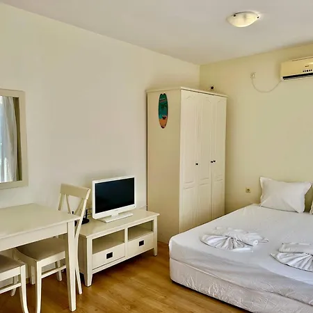 Cozy In Flores Park By Menada Sunny Beach